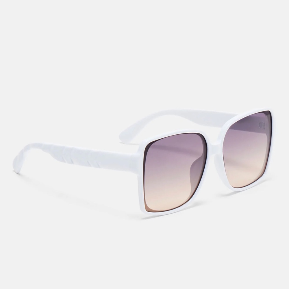 Women’s Sunglasses, Y2K, 90’s, Trendy, Pool Party Beach Vacation Accessory NWT